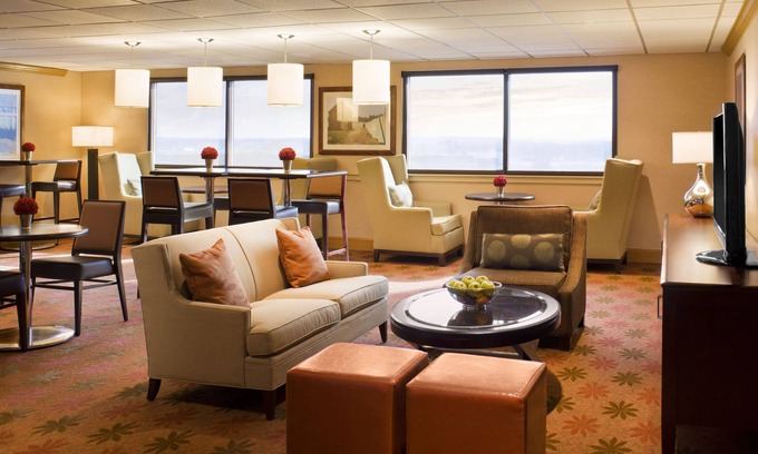 Windsor Locks Hotel | Sheraton Hartford Hotel at Bradley Airport
