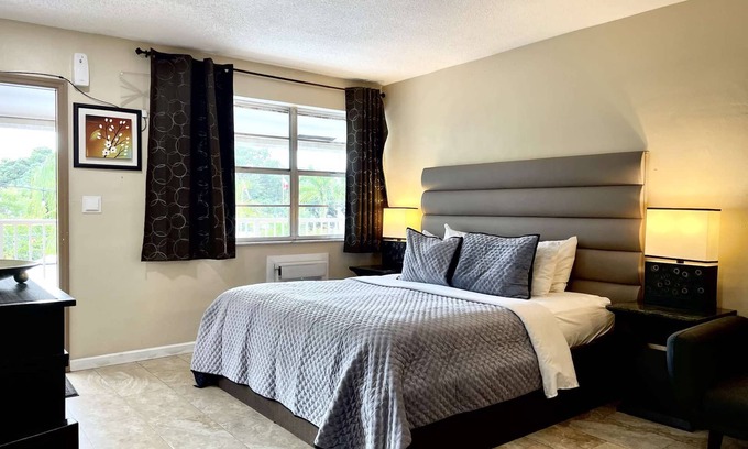 Dania Beach Apartment | Sheridan Suites Studio Suite