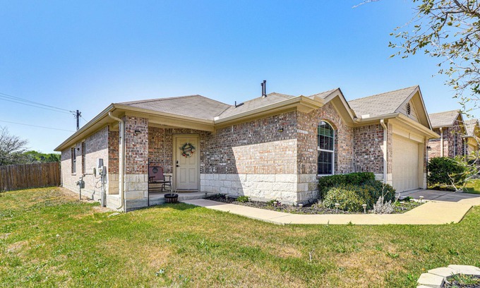 McNeil House | Shop, Dine & Unwind: Pet-Friendly Home in Austin!