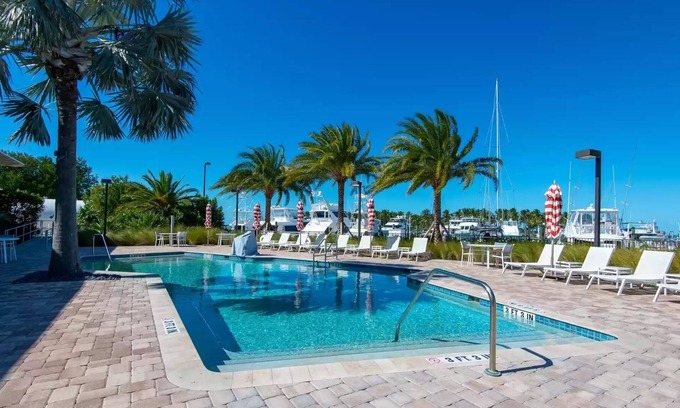 Marathon Condo | Shore Beats Work 3 BD 2 BA Coastal Condo at Faro Blanco for Monthly Stays