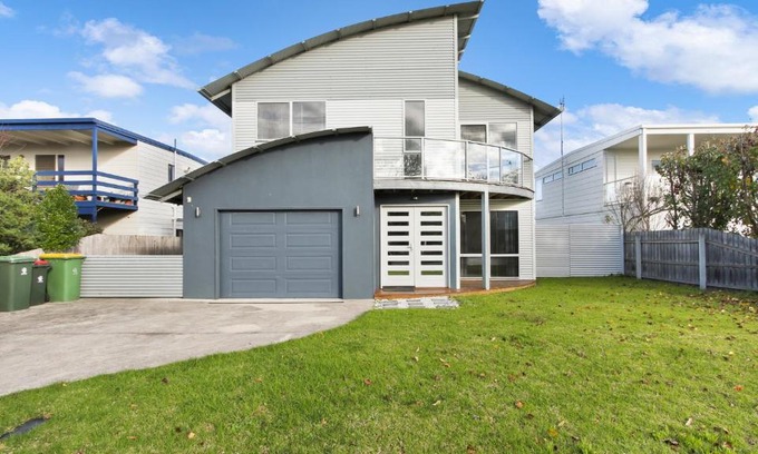 Lake Tyers Beach House | Shore Thing