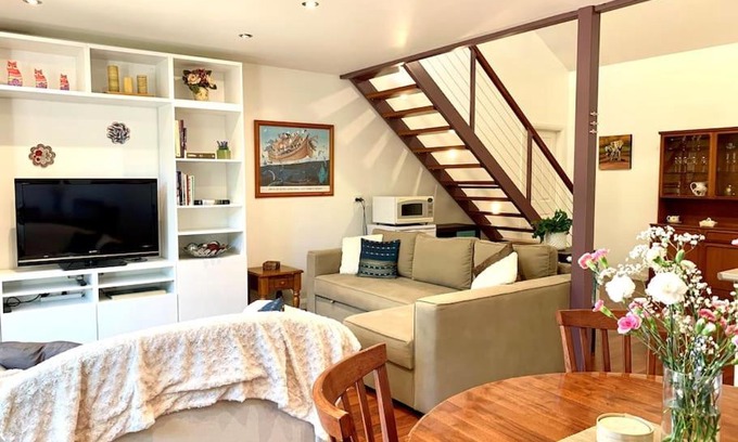 Henley Beach Apartment | Shore to Please 1 bdrm loft apt Beach Wifi
