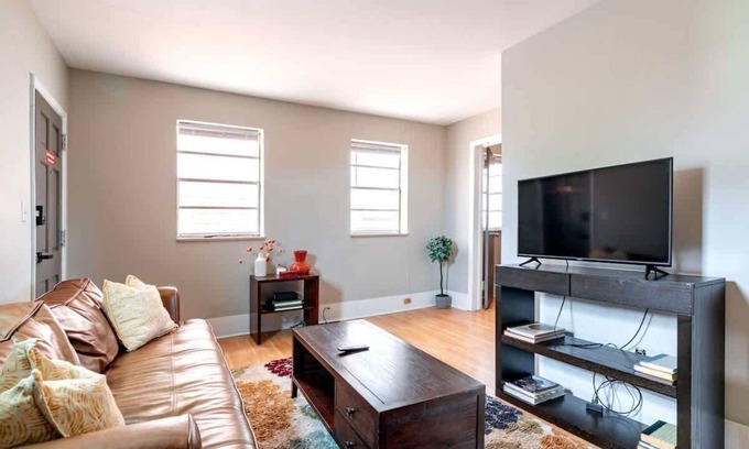 Victorian Village House | Short North – Pets – Convention – Private Parking