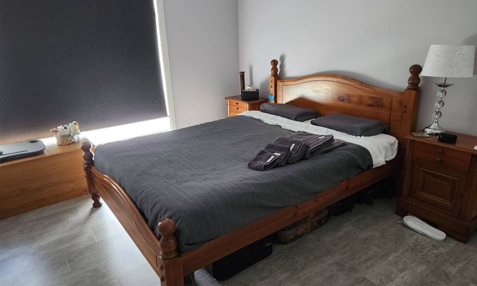 Griffith House | Short term stay perfect for the business travellernPet friendlyn