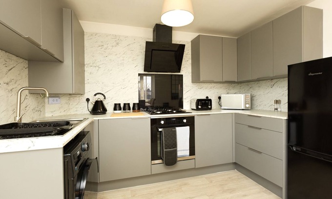 Shrewsbury House | Shrewsbury Townhouse with Parking