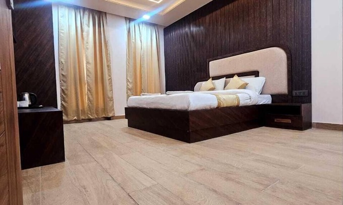 Mathura House | Shyam palace inn