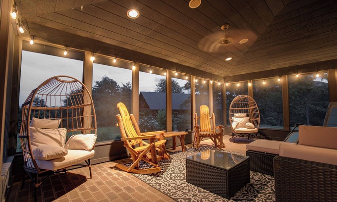 Warfordsburg House | Sideling Hills Retreat -Intimate weddings, hot tub