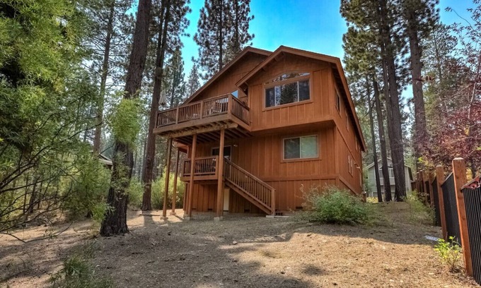 Black Bart House | Sierra Solace - Forest & Seasonal River Out Back