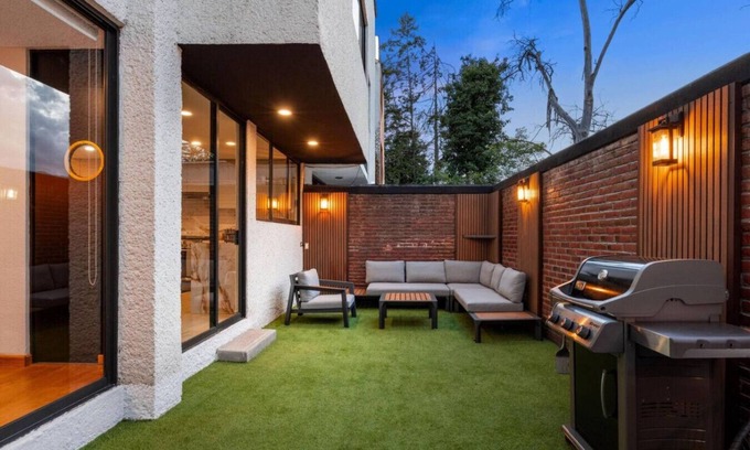 Magdalena Contreras House | Sierra Vista: Contemporary Townhouse BBQ Brand New