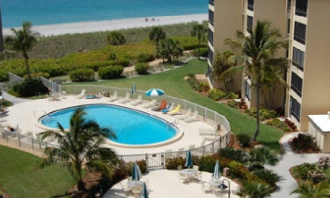 Siesta Key Condo | Siesta Key Secluded Resort Private beach 2 Pools Tennis Pickleball