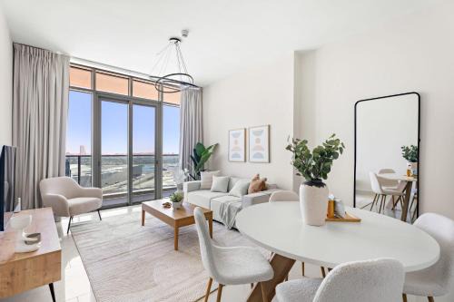 Abu Dhabi Apartment | Silkhaus Chic 2 BDR Near Reem Central Park