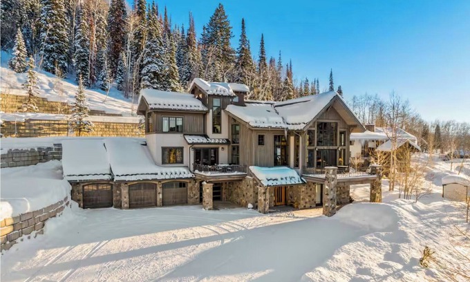 Steamboat Springs House | Silver Fox Lodge - Luxury Mountain Estate - Sleeps 21