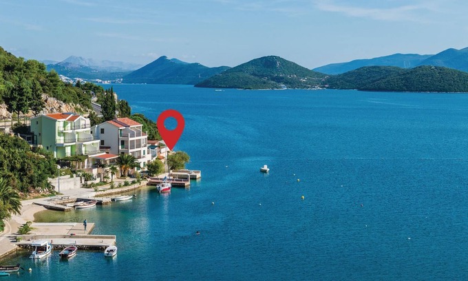 Duboka Apartment | Simple and functionally furnished apartment in the immediate vicinity of the sea, in the village of