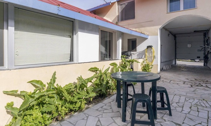 Mira House | Simplistic Holiday Home in Mira near Sea Beach