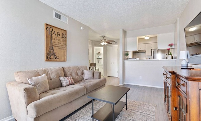 Park Central Apartment | SIMPLY CONVENIENT APARTMENT IN DALLAS, TX!