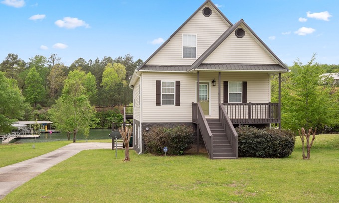 Houston House | Simply Sipsey - Pet Friendly! Gorgeous flat lot with zero steps to the dock!