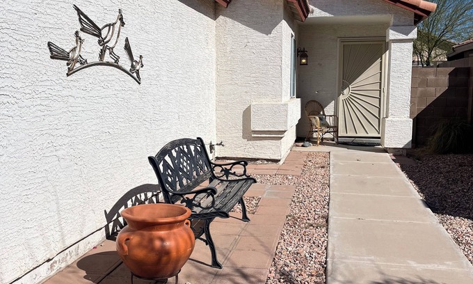 Deer Valley House | Single bedroom in a charming house in fabulous Phoenix with WiFi, AC, & more!