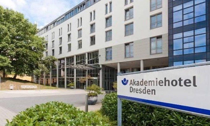 Hellerberge House | Single room, shower or bath, WC - Akademiehotel