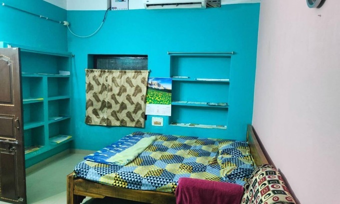Puri House | single room with attach bathroom ,kitchen ,air condition,free wifi .travel serv.