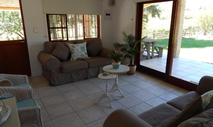 Ladismith House | Sipreslaan Selfsorg Gastehuis