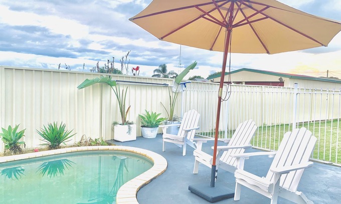 Cessnock House | Sirena's Home with the pool!