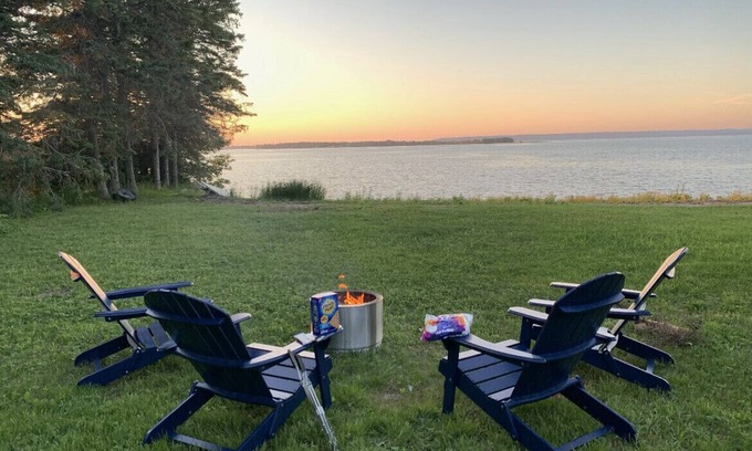 Brimley House | Sitting on the Back of the Bay