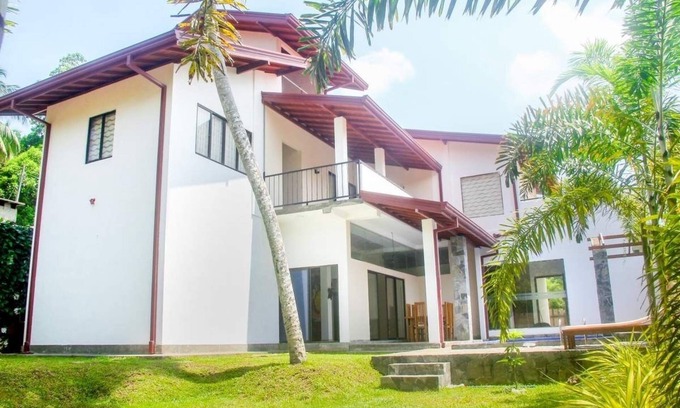 Darga Town Villa | Situated in the Western Province on the edge of coastal Bentota,
