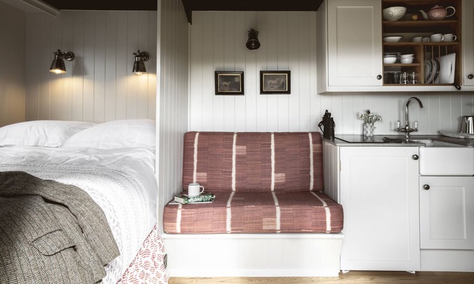 Pitlochry Apartment | Situated in Tulliemet valley on an old shepherd’s hill track, our huts enjoy breathtakingly long vie