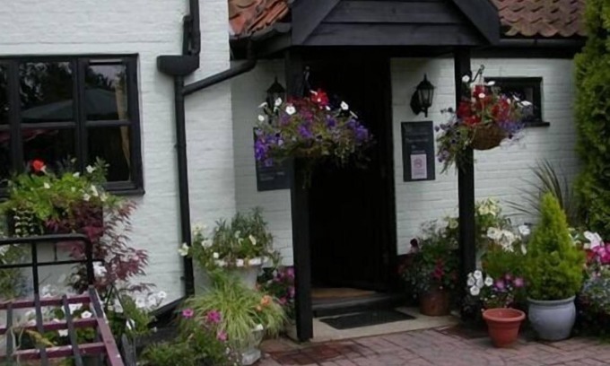 Beyton Hotel | Six Bells