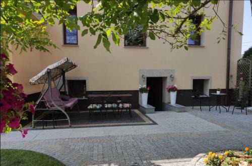 Wozniki House | Sjesta