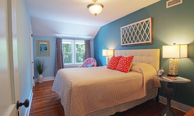 Skaneateles Apartment | Skaneateles Carriage House - Walking Distance to Village of Skaneateles