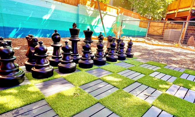 Olympus Cove House | Ski, Hike, Hottub + Ping-Pong & Pool. Fun Open Concept - sleeps 14 - great price