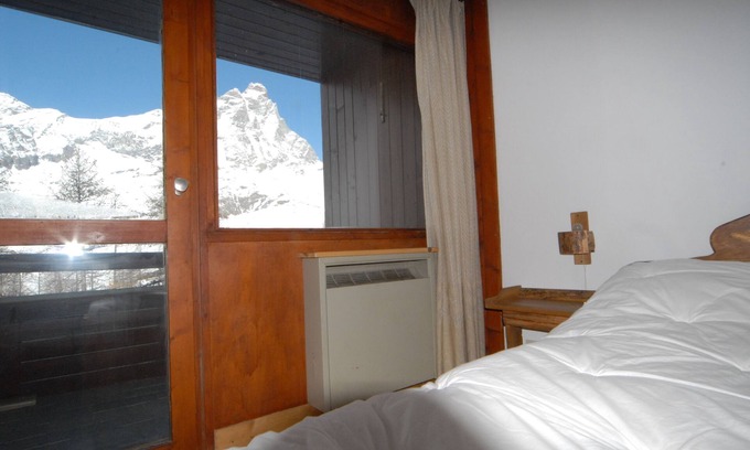 Cervinia Apartment | Ski-in and ski-out panoramic apartment with cromotherapy and free wifi