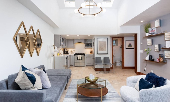 Aspen Condo | Ski In/Out Condo Next to Little Nell Ski Run and Gondola