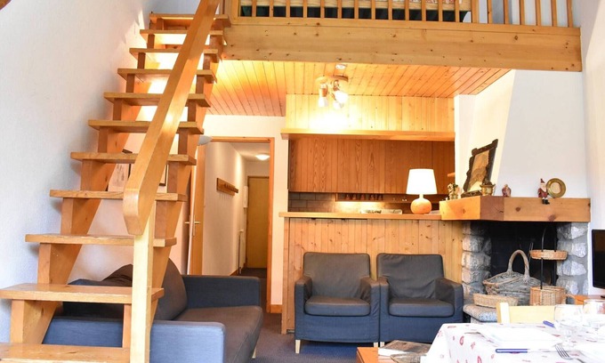 Meribel Apartment | Ski-In/Ski-Out 3BR Mezzanine Apartment for 7 People with Parking – Méribel