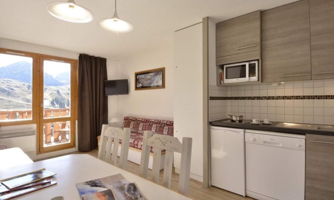 Belle Plagne Apartment | Ski-in/ski-out & foot of the slopes, 4th floor, view ski slopes, balcony, tv, ski locker, 34m²