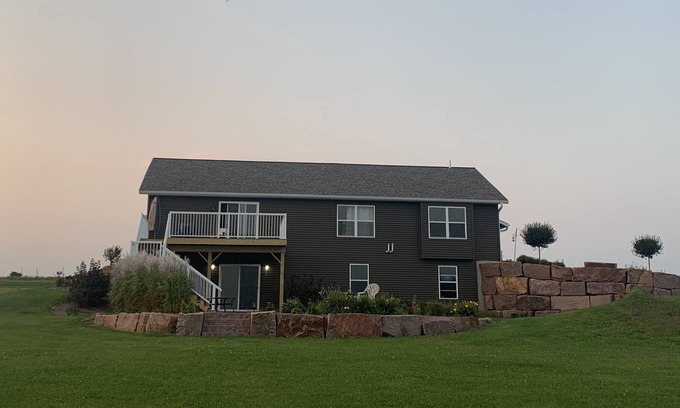 Stratford House | Skiers, travlers, or traveling workers welcome to stay for a day, week, or month