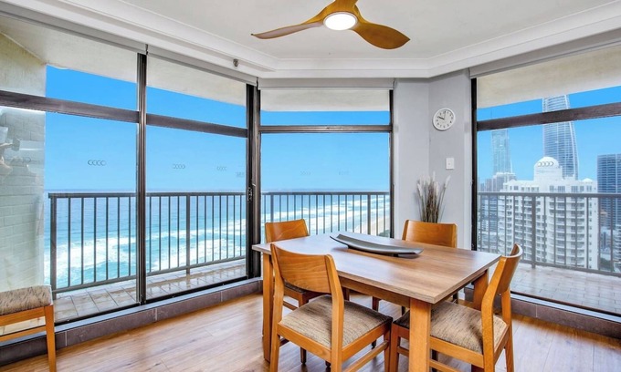 Surfers Paradise Apartment | Sky High Beachside Balcony Panorama at Surfers