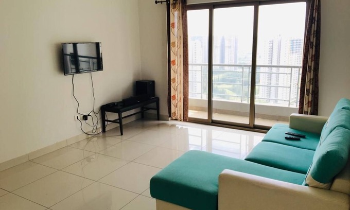 Phase 1 Apartment | Sky High @ Blue Ridge 22nd Floor Master - Bedroom