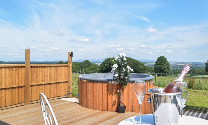 Skelmersdale Apartment | Sky Lark Lodge - UK49904