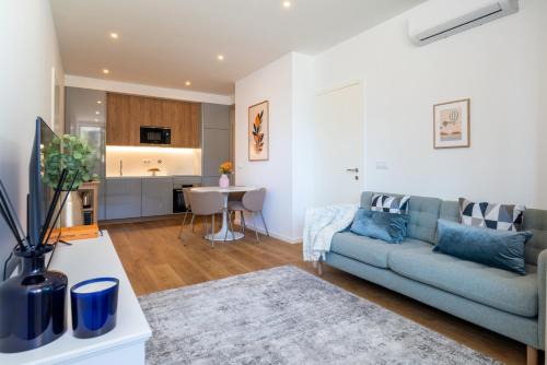 Leca da Palmeira Apartment | Sleek & Modern Flat w/Private Garage by HostWise