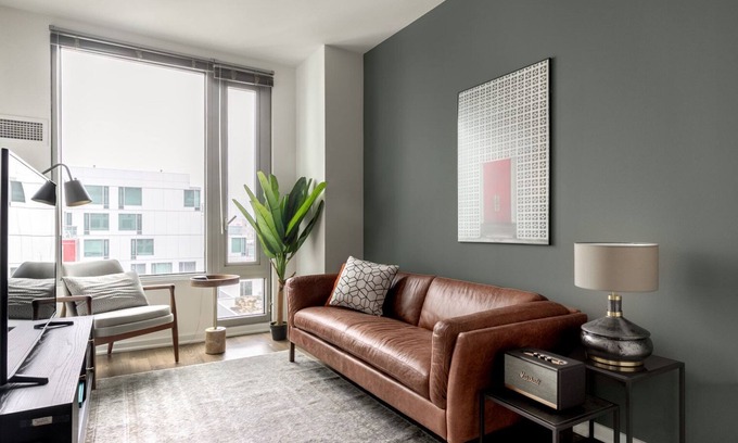 Downtown San Francisco Apartment | Sleek SoMa 1BR w/Gym, Roofdeck, W/D, nr. Muni & BART, by Blueground