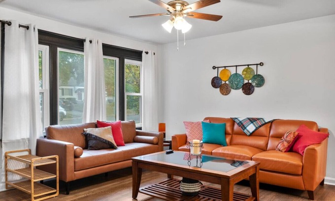 Southwest Garden House | Sleeps 12 , Safe area , Close to top attractions
