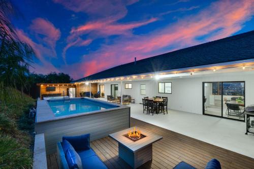 Fletcher Hills Villa | Sleeps 31 10br Mountain View, Pool, Spa and Games