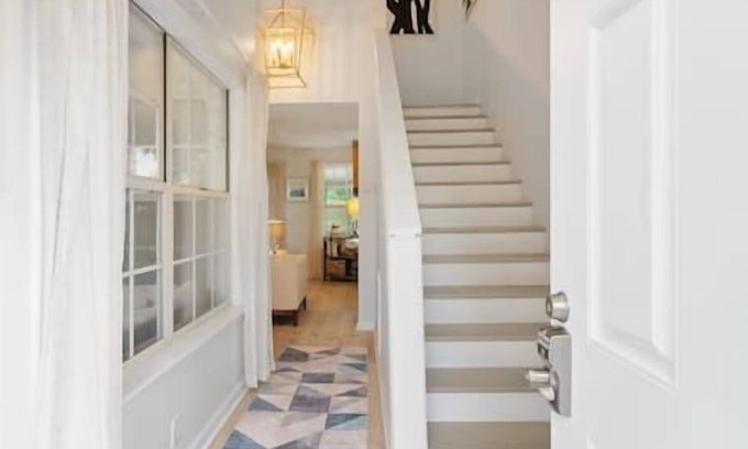 Spring Hill House | Sleeps 8 in Spring Hill
