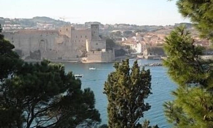 Embres-et-Castelmaure House | Sleeps 9 Village House, Private Pool, 30 mns to beach