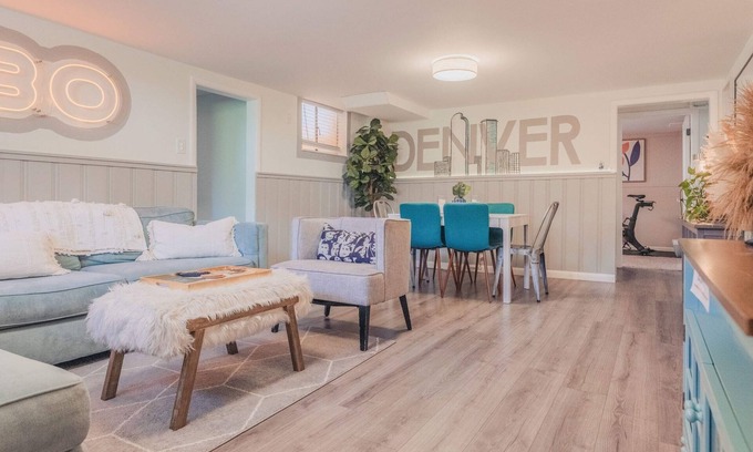 Sloan Lake Apartment | Sloans Lake! Walk to eateries/bars! Free parking!