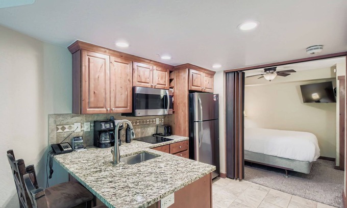 Peak 9 Apartment | Slope-side Studio, Peak 9, Dog Friendly, Kitchen