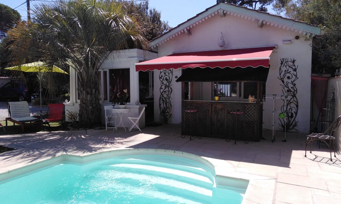 Saint-Aygulf Apartment | Small 30m2 house for 2 people on private property with swimming pool