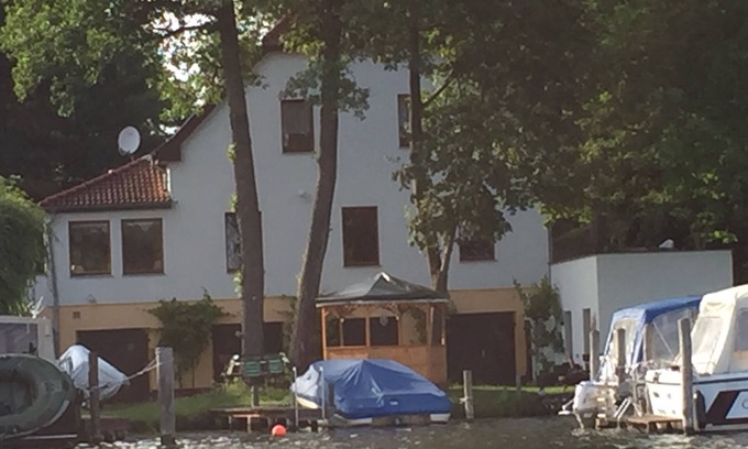 Koenigs Wusterhausen Apartment | Small cozy vacation apartment right on the water